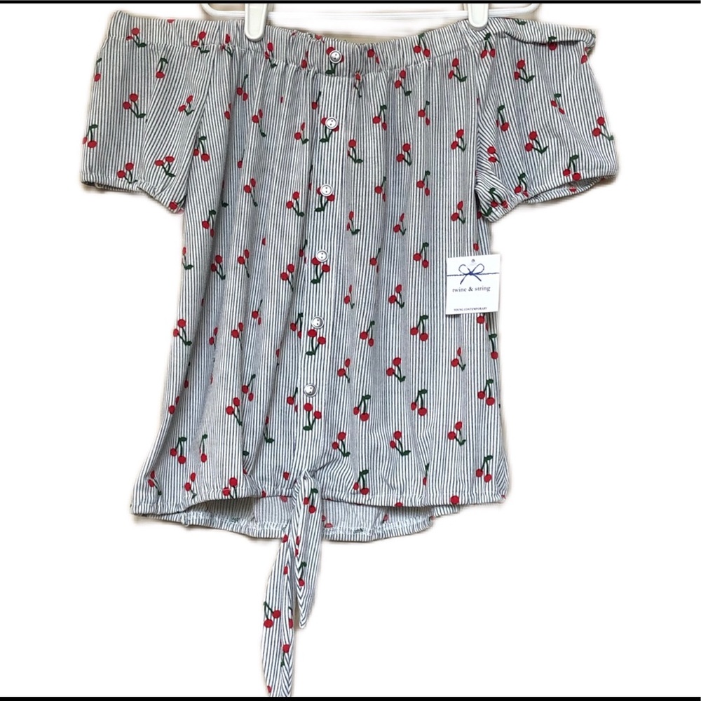 🌟3/$20 Off the shoulder Cherry top NWT